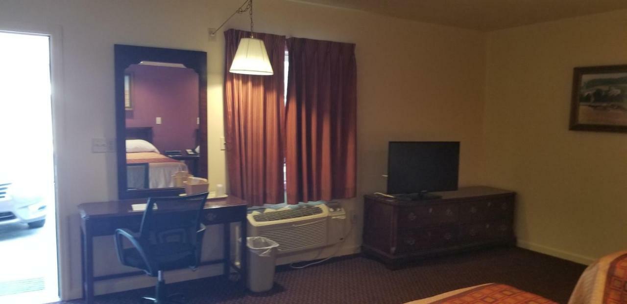 Classic Lancaster Motel